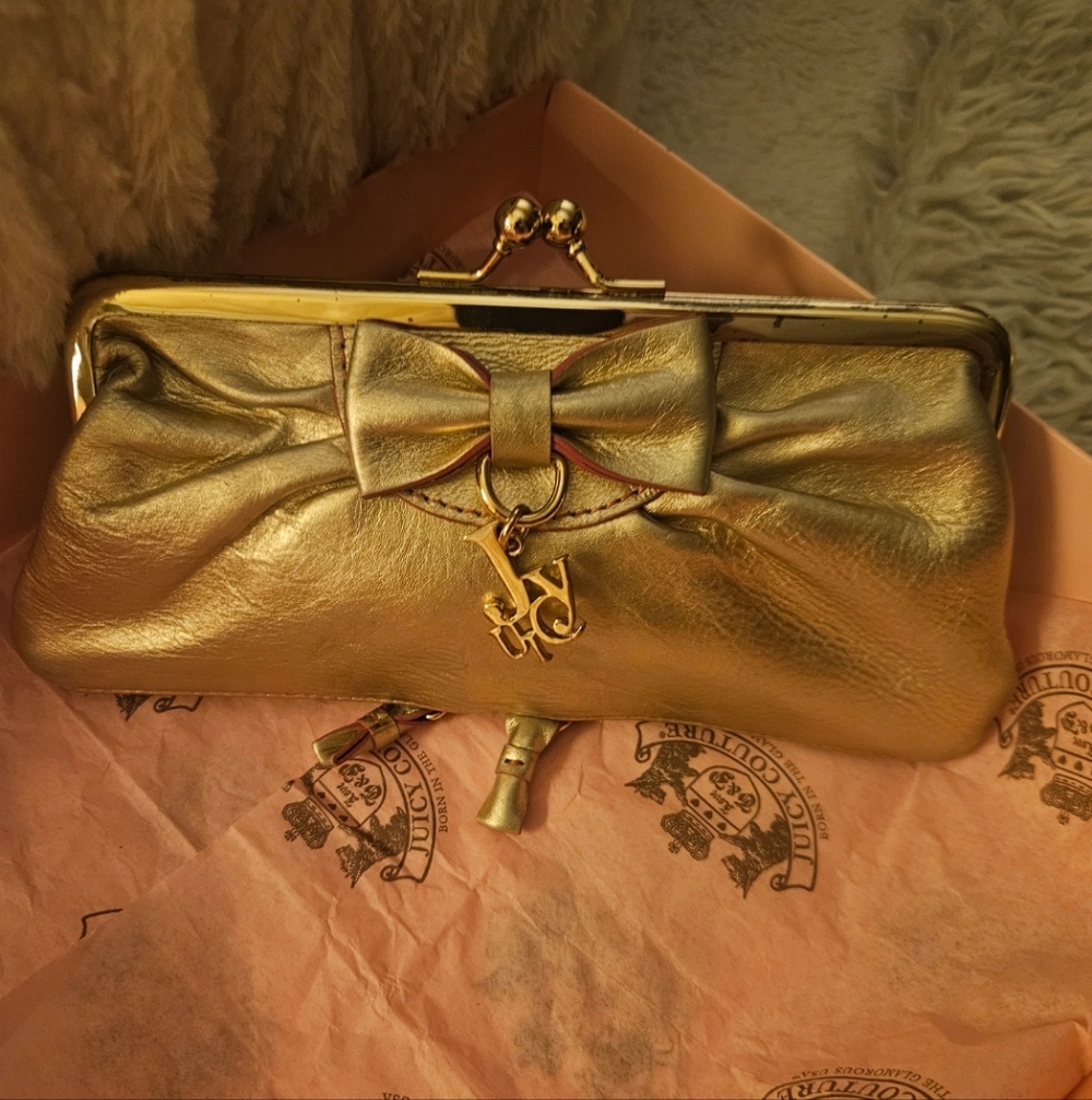 Rare Juicy Couture Y2K Gold Bow Metallic Kisslock Leather Coin Purse Clutch